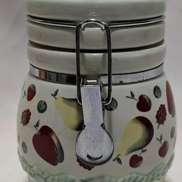 Vintage LTD Commodities Ceramic Canister Cream Color &‎ Fruit Design - Picture 2 of 7